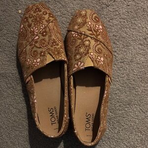 TOMS Women's Tan Paisley Flats